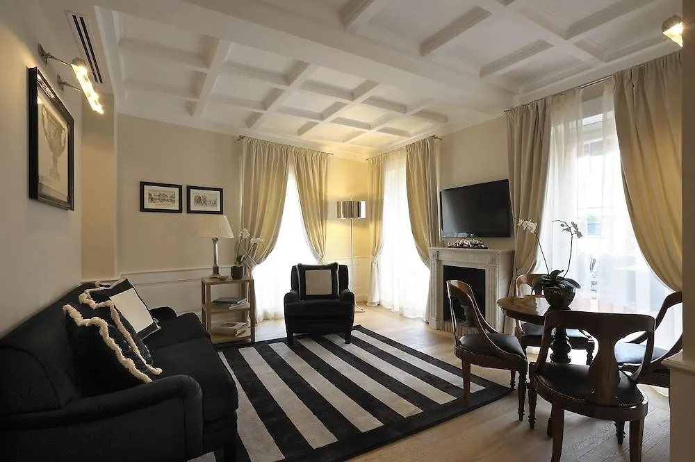 Hotel Trevi Palace Luxury Inn Rome
