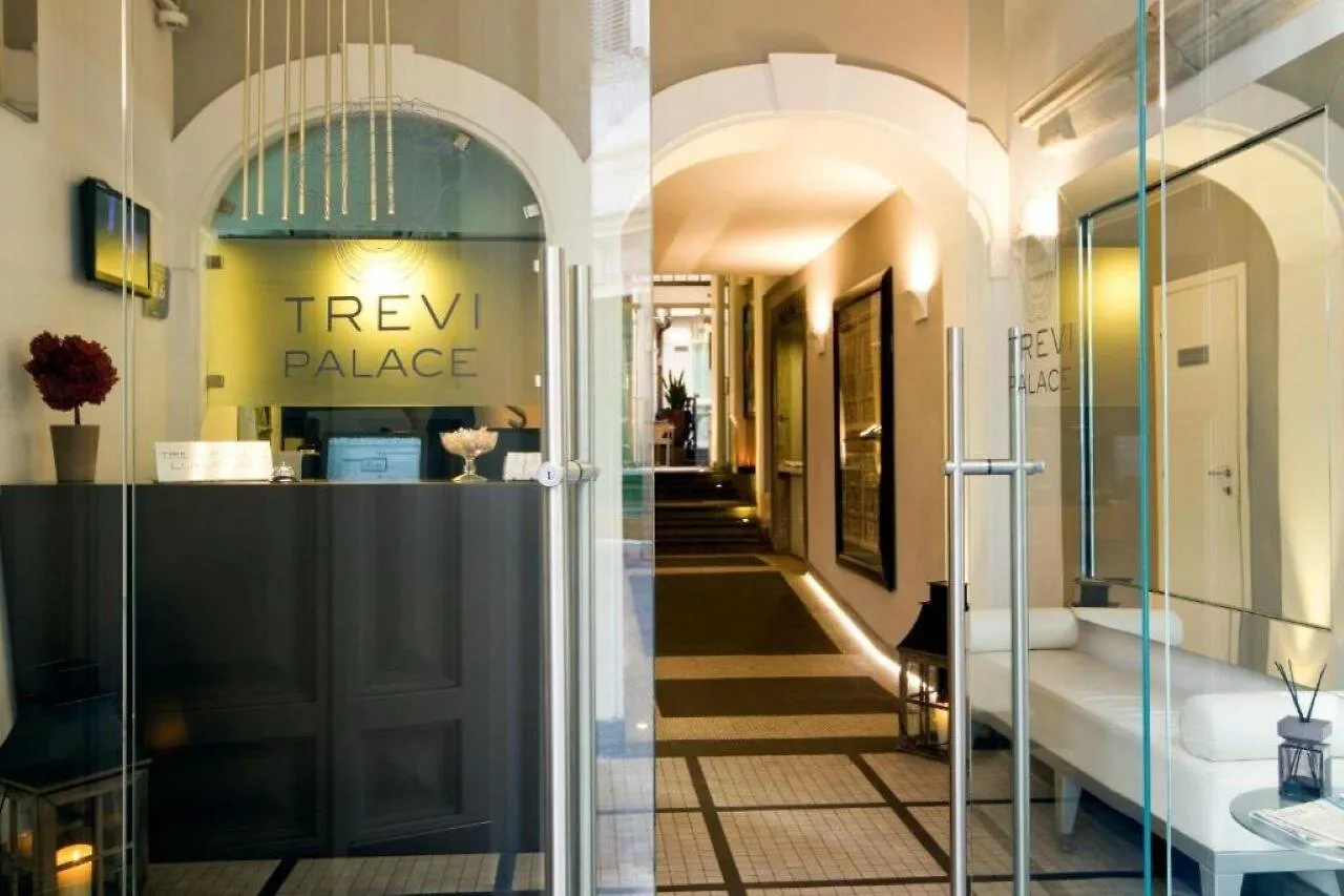 Trevi Palace Luxury Inn location