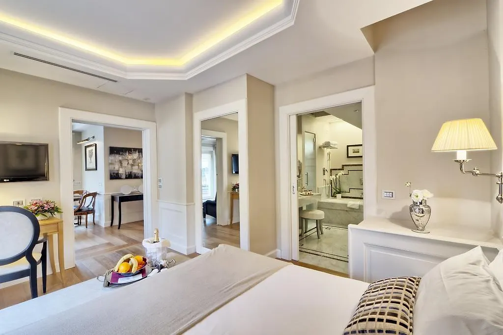 Hotel Trevi Palace Luxury Inn Rome