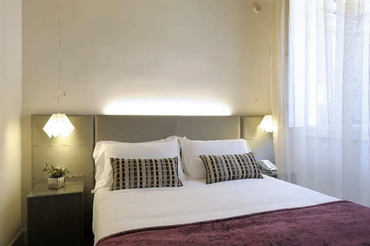 Trevi Palace Luxury Inn Rome