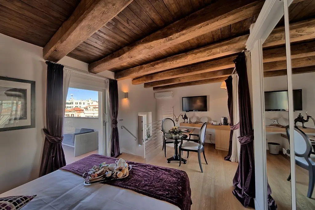 **** Hotel Trevi Palace Luxury Inn Roma Itália
